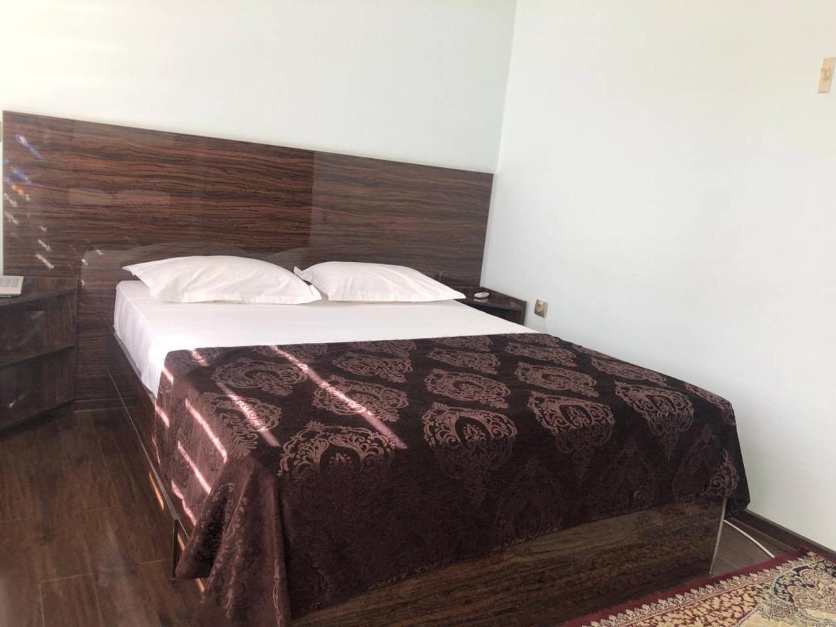 Admiral Hotel Termez Ngoại thất bức ảnh