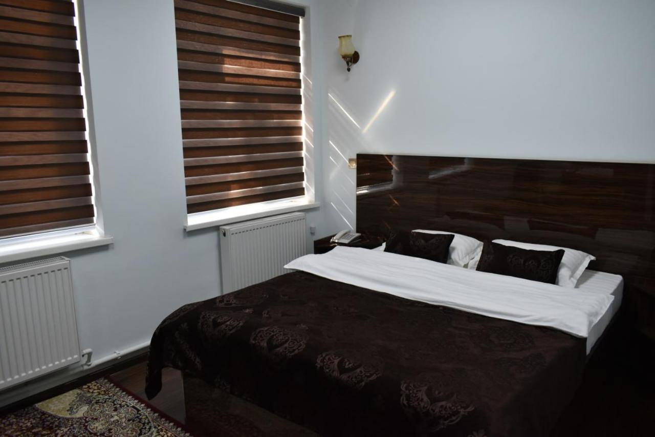Admiral Hotel Termez Ngoại thất bức ảnh
