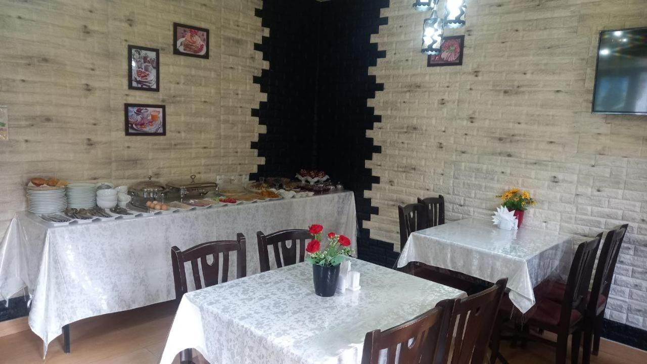 Admiral Hotel Termez Ngoại thất bức ảnh